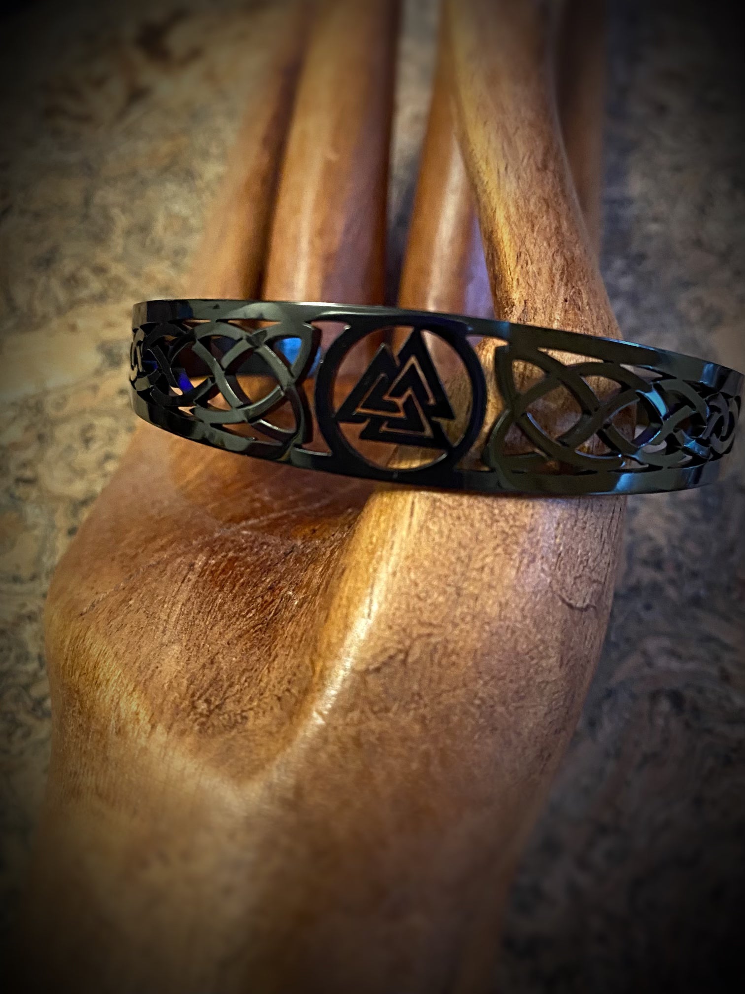  Hand-made in Ukraine Valknut Black Leather Viking Bracelet -  Gift for Men - Mens Leather Cuff Bracelets Wristbands - Viking Genuine  Leather Punk Lv Axe Сuffs Wristband - Size 6-7 inch