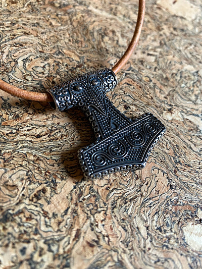 Premium Corvo Hammer Viking Necklace